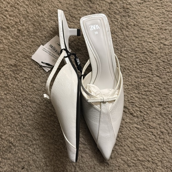 Zara Women's White Pointed-Toe Mules - Picture 2 of 4